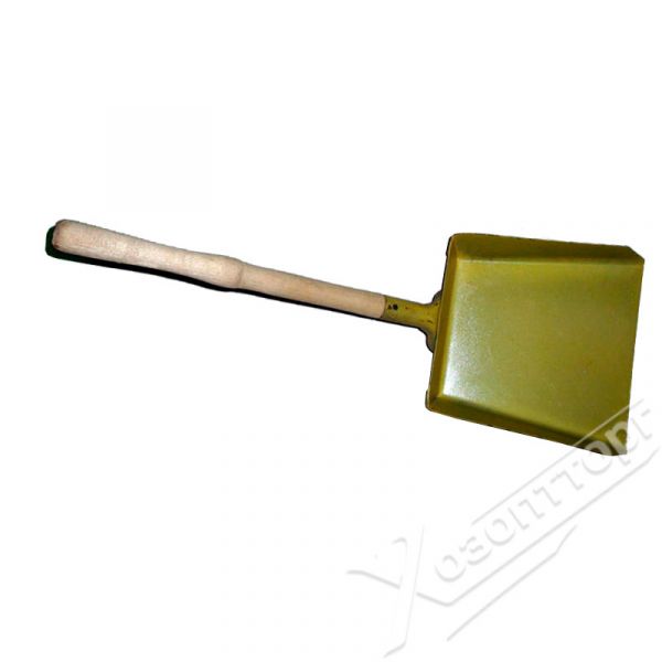 Scoop household metal with a wooden handle